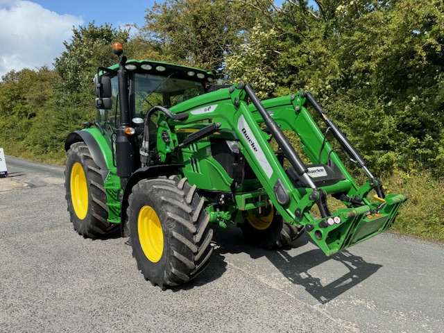 JOHN DEERE 6120R